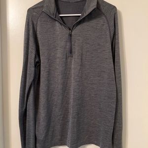 Men’s medium lululemon quarter zip